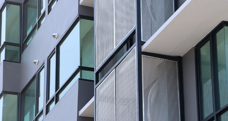 Pourquoi opter pour de l&rsquo;aluminium perforé dans vos projets ?